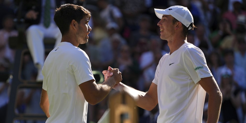 Ini Alasan Sebenarnya Kenapa Pemain di Grand Slam Wimbledon Harus Pakai Baju Serba Putih Ini Alasan Sebenarnya Kenapa Pemain di Grand Slam Wimbledon Harus Pakai Baju Serba Putih