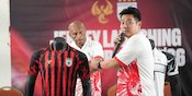 Filosofi Jersey Persipura yang Sold Out dalam 10 Menit: Simbol Budaya Papua, Berjuang ke Super League Filosofi Jersey Persipura yang Sold Out dalam 10 Menit: Simbol Budaya Papua, Berjuang ke Super League