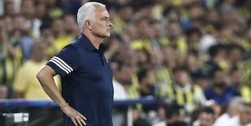 Baru Satu Tahun Bersama, Fenerbahce Pecat Jose Mourinho! Baru Satu Tahun Bersama, Fenerbahce Pecat Jose Mourinho!