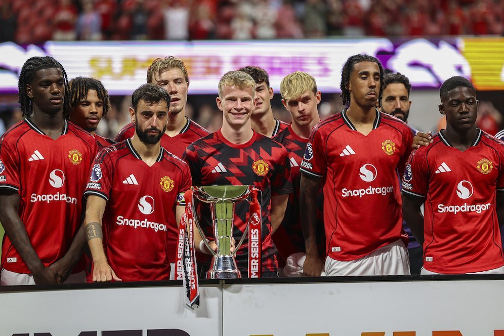 6 Gelandang Incaran Manchester United: Siapa yang Bakal Jadi Pilihan Amorim? 6 Gelandang Incaran Manchester United: Siapa yang Bakal Jadi Pilihan Amorim?