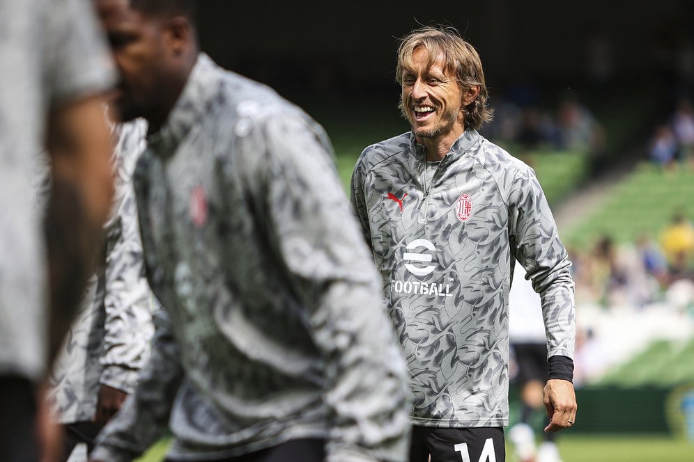 Hasil Leeds vs Milan: Debut Jashari, Kehadiran Modric, Gol Gimenez, dan Skor Imbang