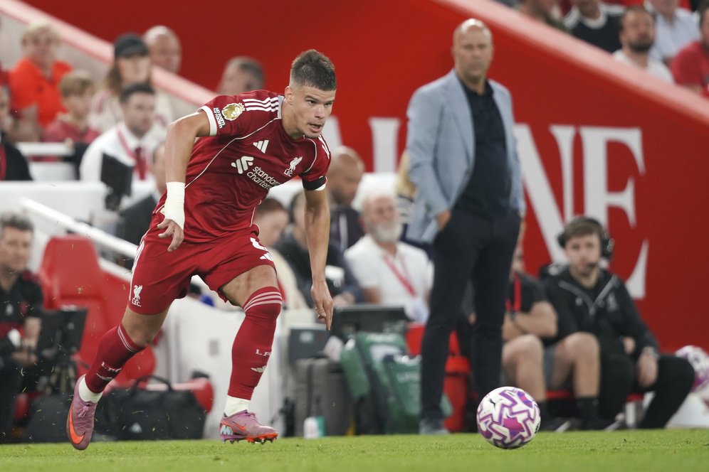 Milos Kerkez Dikritik Usai Burnley vs Liverpool, Robertson: Masih Muda, Ia Akan Jadi Bek Kiri Fantastis