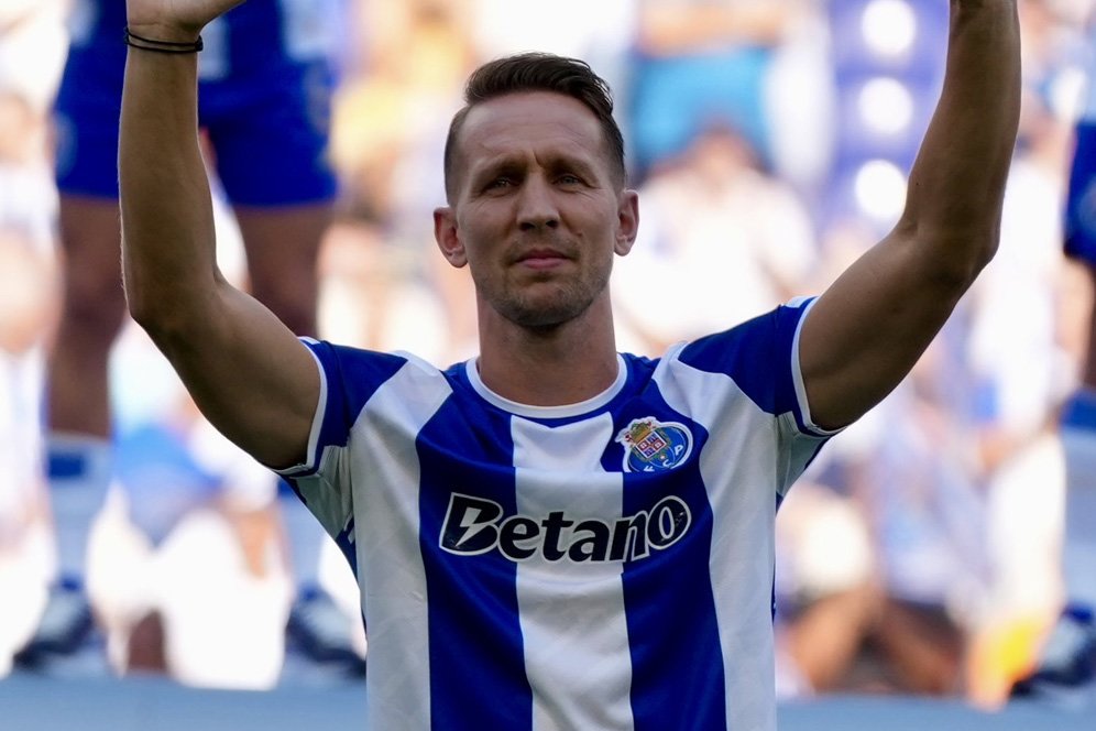 Operasi Senyap FC Porto: Kejutkan Dunia Saat Kenalkan Luuk de Jong, Bahkan Fabrizio Romano Tidak Tahu!