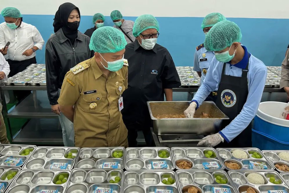 Program Makan Bergizi Gratis: TNI-Polri hingga BIN Jadi Mitra, Negara Hemat Anggaran?