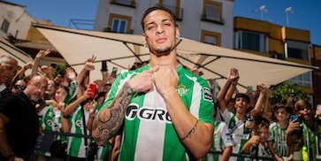 Antony jadi Pahlawan di Real Betis: Diarak Keliling Kota, Namanya Dinyanyikan, Rumah Ditunggui Fans Hingga Jam 2 Pagi! Antony jadi Pahlawan di Real Betis: Diarak Keliling Kota, Namanya Dinyanyikan, Rumah Ditunggui Fans Hingga Jam 2 Pagi!