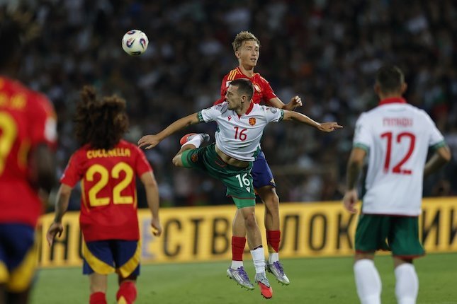 Spanyol Raih Kemenangan Perdana