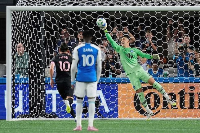 5. Tendangan Panenka Gagal vs Charlotte FC