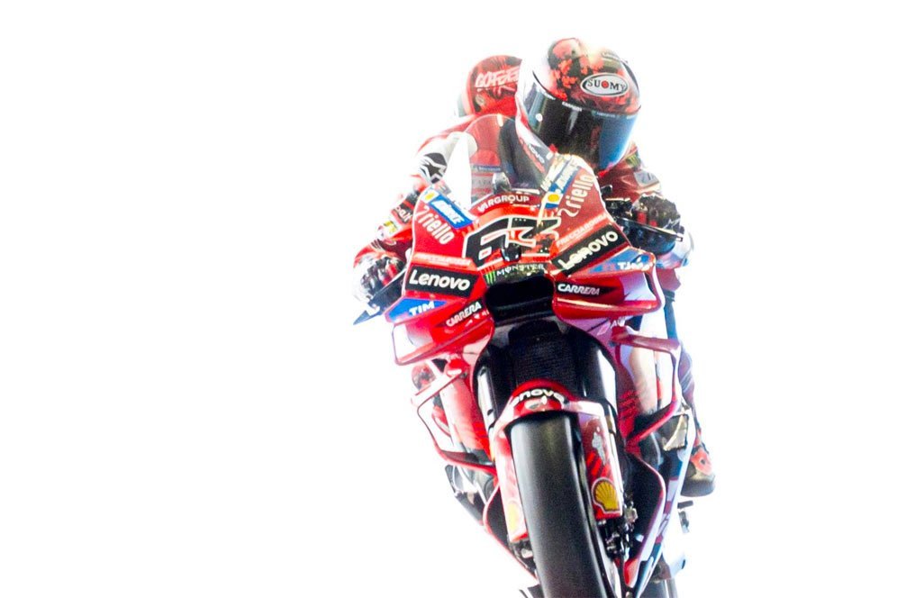 Hasil Sprint Race MotoGP Jepang 2025: Pecco Bagnaia Akhiri Puasa Kemenangan, Kalahkan Marc Marquez