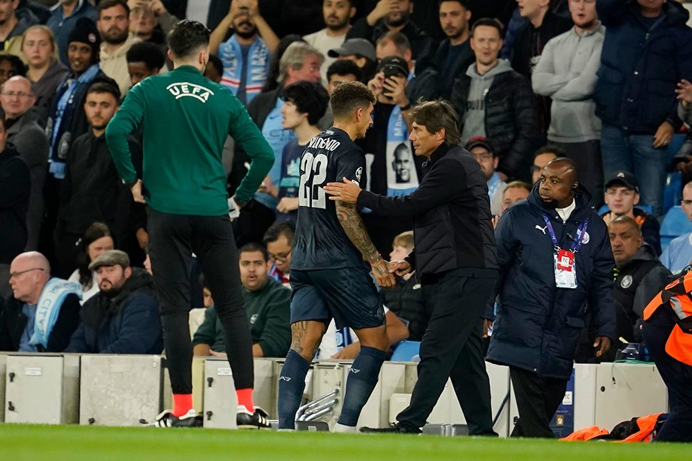 Logika Aneh Antonio Conte: Akui Lebih Marah Saat Napoli Menang Ketimbang Kalah Lawan Man City!
