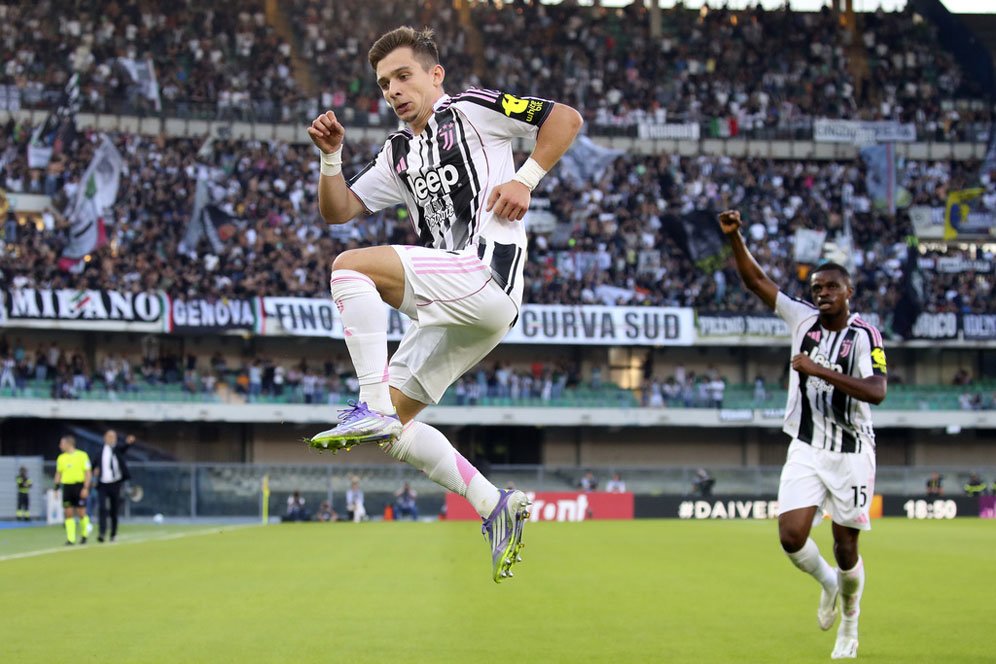 Hasil Pertandingan Hellas Verona vs Juventus: VAR Beraksi, Bianconeri Pulang dengan Satu Poin Hasil Pertandingan Hellas Verona vs Juventus: VAR Beraksi, Bianconeri Pulang dengan Satu Poin