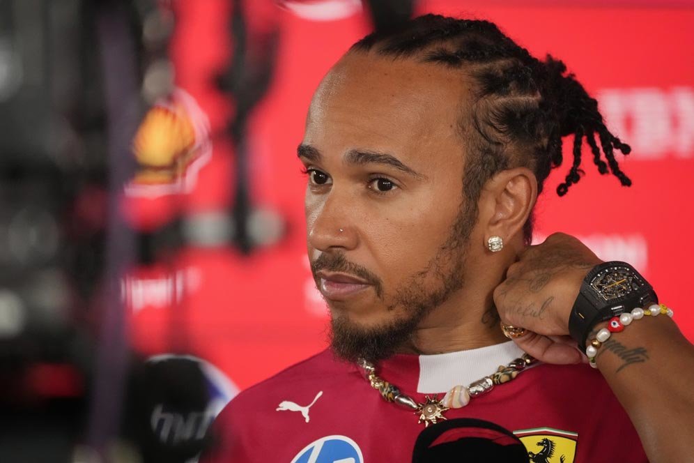 Ngaku Tak Lagi Punya Mobil Pribadi, Lewis Hamilton Jual Koleksi Mobil Bernilai Rp291 Miliar