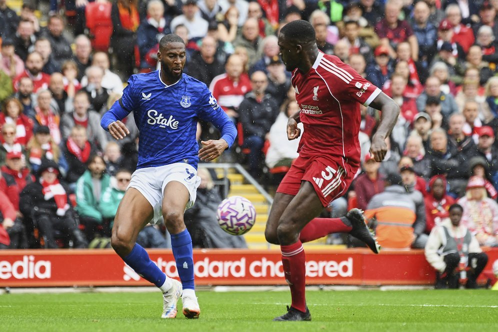 Alarm Bahaya untuk Liverpool: Real Madrid Siap Bajak 'Pewaris Alami' Van Dijk Secara Gratis!