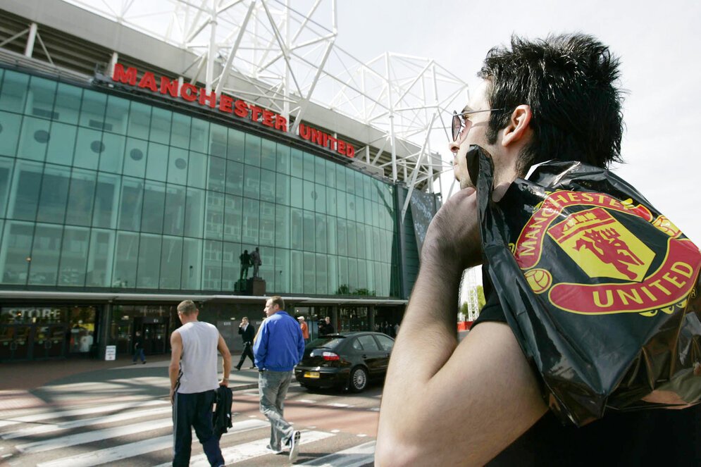 Banyak Diprotes Karena Mirip Tenda Sirkus, Manchester United Batalkan Desain Ikonik New Old Trafford!