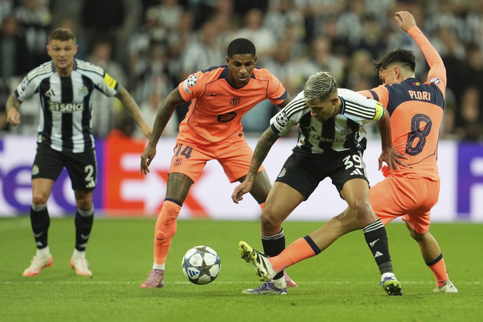 Liga Champions: Magis Pedri di Laga Newcastle vs Barcelona Bikin Legenda MU Terpukau