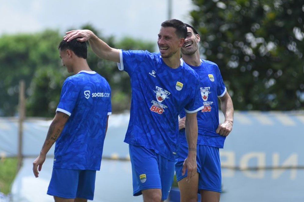 Apakah Thom Haye dan Eliano Reijnders Bakal Debut di Laga Persib vs Persebaya?