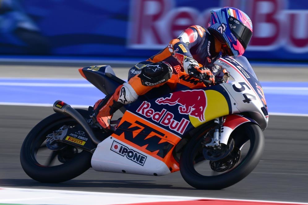 Hasil Race 1 Red Bull Rookies Cup San Marino 2025: Veda Ega Pratama Kecelakaan, Brian Uriarte Jadi Juara
