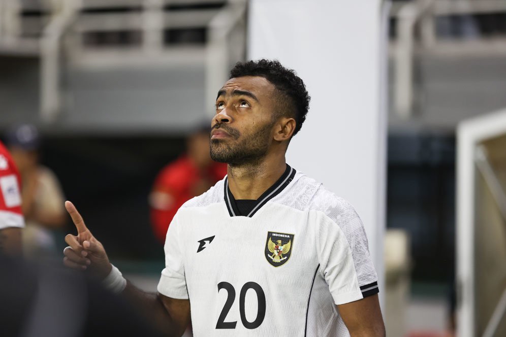 3 Pemain yang Bersinar dalam Skema 4-2-3-1 Timnas Indonesia Racikan Patrick Kluivert: Yakob Sayuri Pilihan Utama di Kanan? 3 Pemain yang Bersinar dalam Skema 4-2-3-1 Timnas Indonesia Racikan Patrick Kluivert: Yakob Sayuri Pilihan Utama di Kanan?