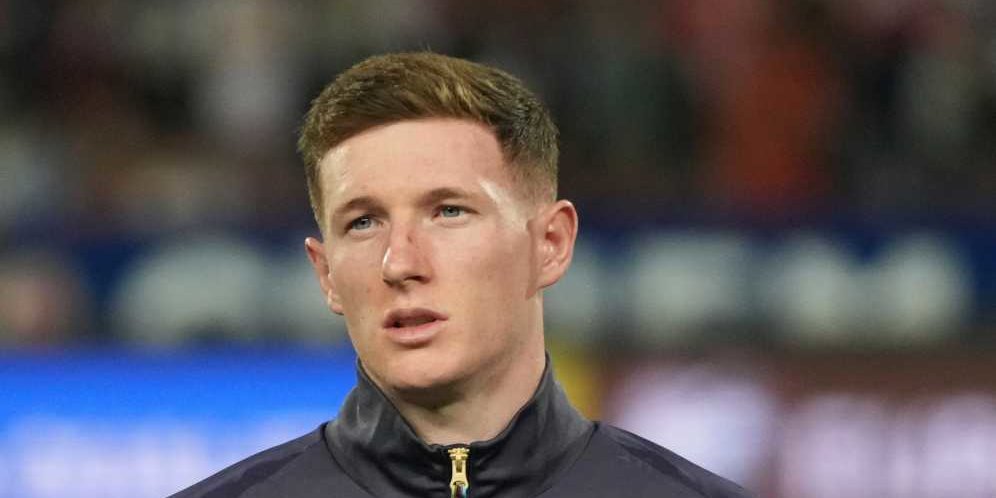 Elliot Anderson Geser Carlos Baleba dari Gelandang Buruan Utama Manchester United?