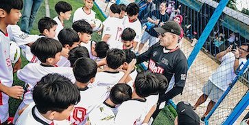 Eks Striker Naturalisasi Timnas Indonesia Bimbing 50 Pemain Muda dalam Class of Stars Jelang Kedatangan Eks Bintang Manchester United Eks Striker Naturalisasi Timnas Indonesia Bimbing 50 Pemain Muda dalam Class of Stars Jelang Kedatangan Eks Bintang Manchester United