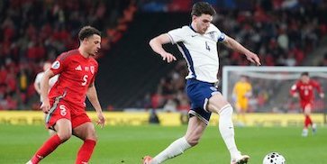 Bukan Anak-Anak, Player Escort Laga Inggris vs Wales Adalah Kakek-Nenek Bukan Anak-Anak, Player Escort Laga Inggris vs Wales Adalah Kakek-Nenek