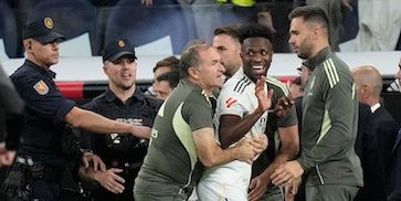 Polisi Sampai Turun Tangan! Panasnya Ricuh Vinicius Junior vs Lamine Yamal di Laga El Clasico Polisi Sampai Turun Tangan! Panasnya Ricuh Vinicius Junior vs Lamine Yamal di Laga El Clasico