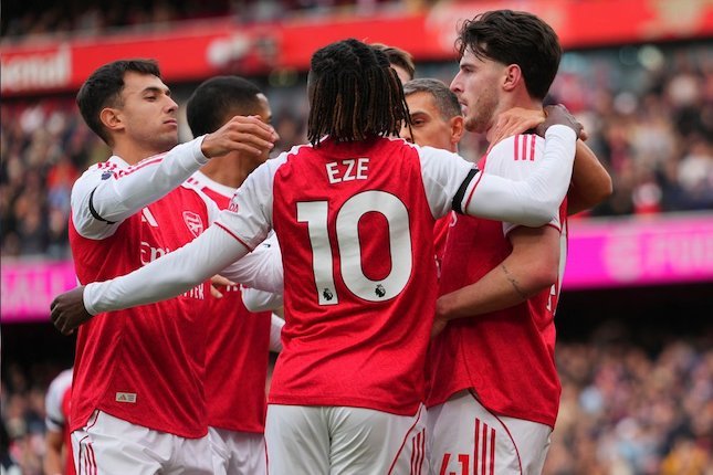 Saka dan Rice Cetak Gol, Arsenal ke Puncak