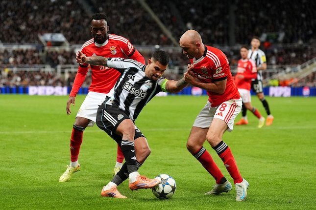 Benfica Jose Mourinho Terkapar di Tangan Newcastle