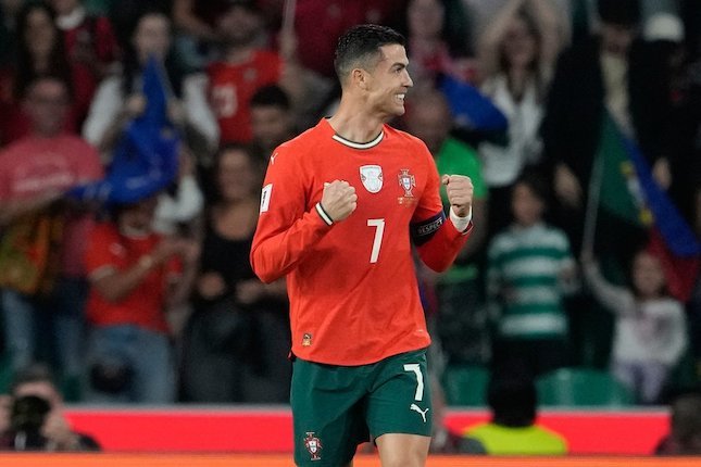 1. Cristiano Ronaldo – 280 juta dolar AS