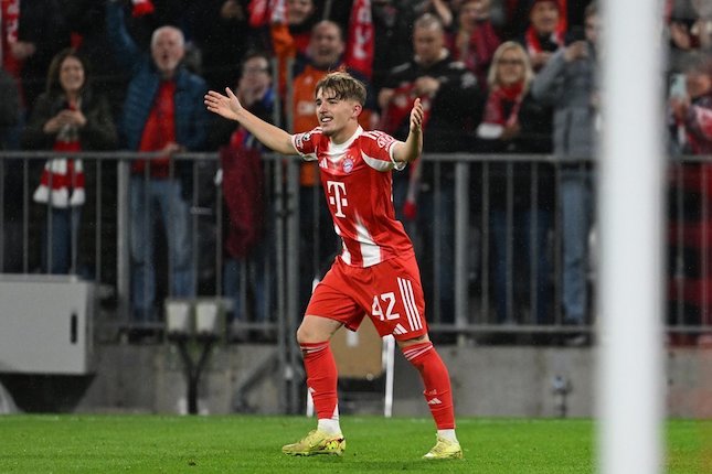 Lennart Karl Bawa Bayern Munchen Bersorak