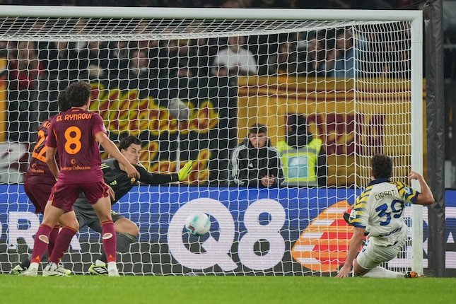 Kemenangan AS Roma atas Parma di Olimpico Kemenangan AS Roma atas Parma di Olimpico