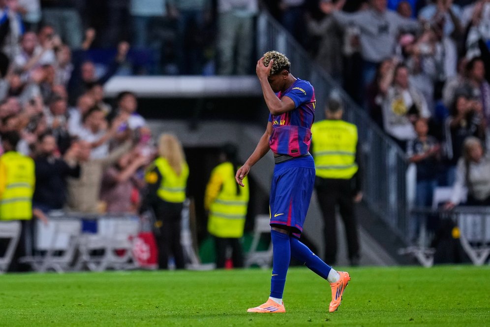 Lamine Yamal dan Malam Penuh Cemoohan di Santiago Bernabeu Lamine Yamal dan Malam Penuh Cemoohan di Santiago Bernabeu