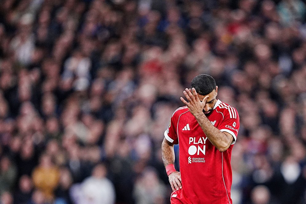 Malam Kelam Liverpool di Anfield: Salah dan Isak yang Tak Berdaya Malam Kelam Liverpool di Anfield: Salah dan Isak yang Tak Berdaya
