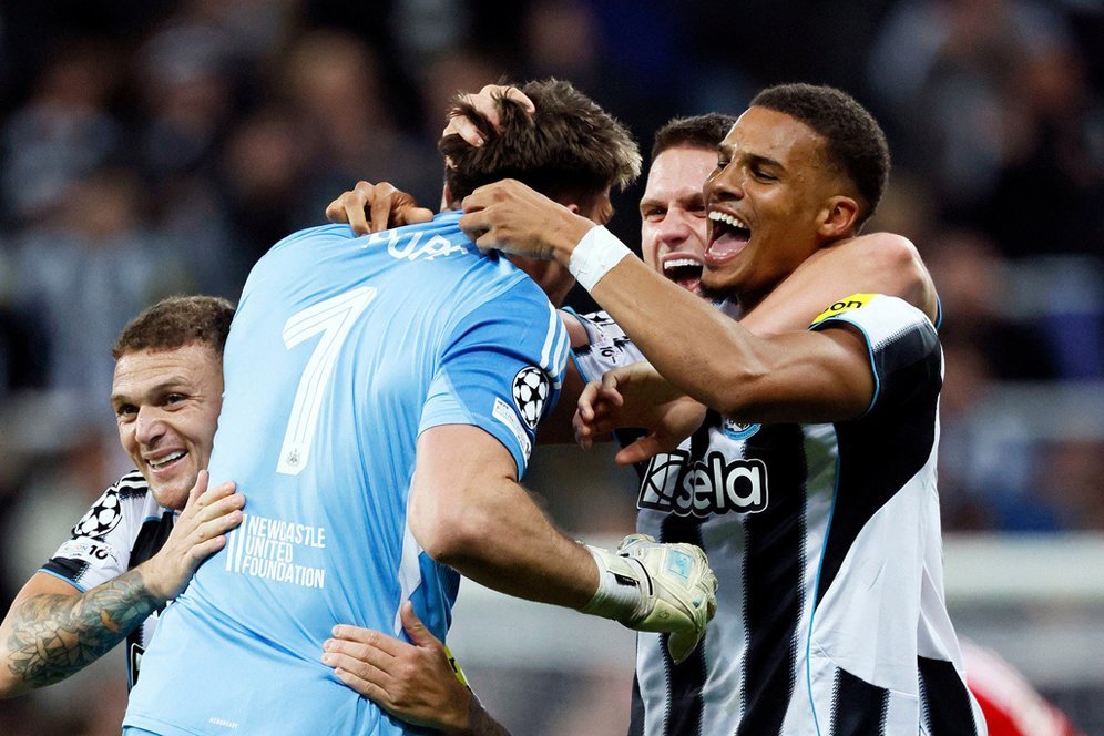 Assist Spektakuler Nick Pope dalam Kemenangan Newcastle atas Benfica: Sukar Dipercaya!