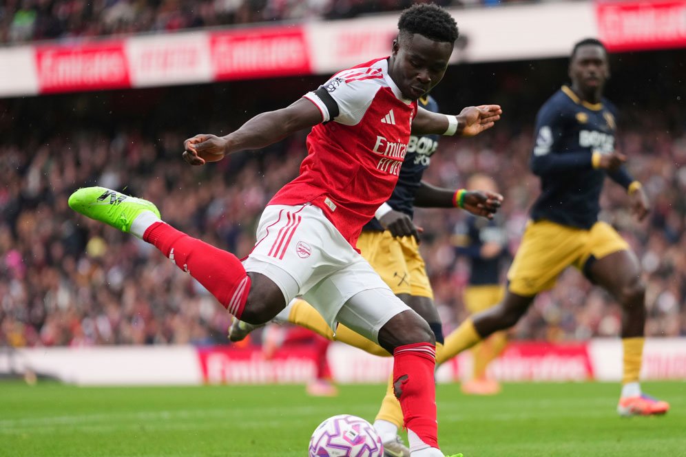 Bukayo Saka Kritik Diri Sendiri Usai Arsenal Tekuk Fulham: Sebut Tendangan Sudutnya 'Sampah' Bukayo Saka Kritik Diri Sendiri Usai Arsenal Tekuk Fulham: Sebut Tendangan Sudutnya 'Sampah'