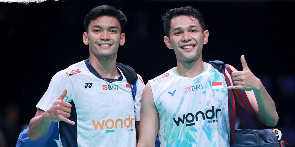 Ganda putra Indonesia Fajar merayakan kemenangan di turnamen bulu tangkis