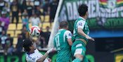 Hasil Persebaya Surabaya vs Arema FC: Gol Bunuh Diri dan Kartu Merah Warnai Derby Jatim