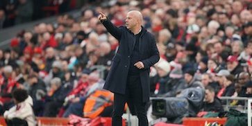 Liverpool Dipermalukan Forest, Eks Kapten The Reds Minta Semua Pihak tak Buru-buru Seret Arne Slot ke Pintu Keluar