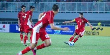 Indra Sjafri Ungkap Alasan Pilih Ivar Jenner Jadi Kapten Saat Timnas Indonesia U-22 Kalah 0-3 dari Mali Indra Sjafri Ungkap Alasan Pilih Ivar Jenner Jadi Kapten Saat Timnas Indonesia U-22 Kalah 0-3 dari Mali