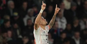 Kronik Luis Diaz Lawan PSG: Cetak 2 Gol, Bikin Achraf Hakimi Cedera Parah, dan Kena Kartu Merah