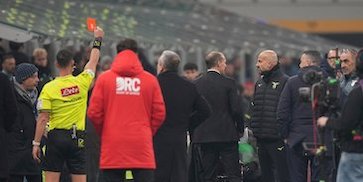 Chaos di San Siro! AC Milan vs Lazio dan Kontroversi VAR yang Memicu Kartu Merah Chaos di San Siro! AC Milan vs Lazio dan Kontroversi VAR yang Memicu Kartu Merah