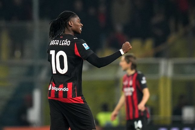 Pemain Pengganti Gagal Membawa Perubahan Pemain AC Milan, Rafael Leao, merayakan gol yang dicetaknya dalam pertandingan Serie A antara Parma dan AC Milan di Parma, Italia, Sabtu, 8 November 2025 (c) Massimo Paolone/LaPresse via AP