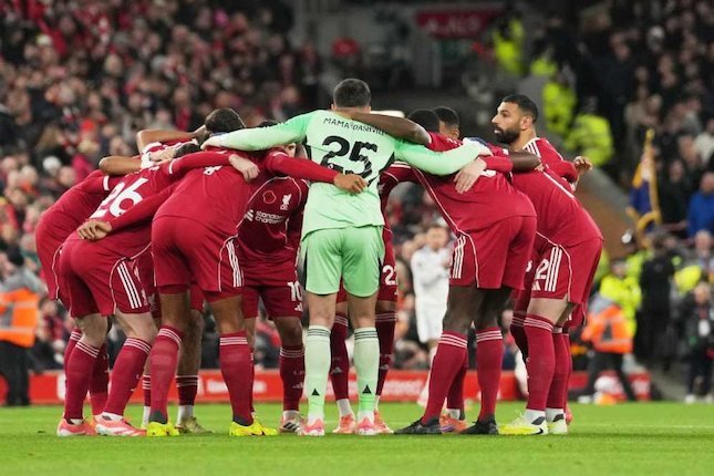 Statistik Liverpool vs Aston Villa Para pemain Liverpool berkumpul sebelum kick-off laga Premier League kontra Aston Villa di Anfield, Minggu, 2 November 2025. (c) AP Photo/Jon Super