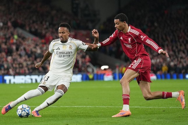 Kritik pada Keputusan Vinicius dalam Pengambilan Posisi