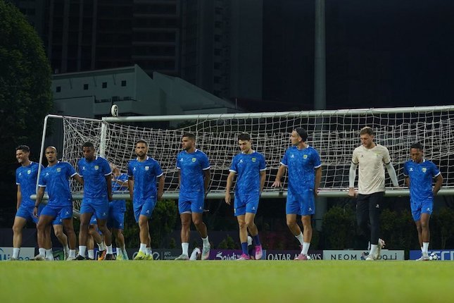 Puncak Klasemen Tetap Milik Persib Bandung