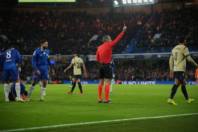 Kartu Merah Sang Kapten