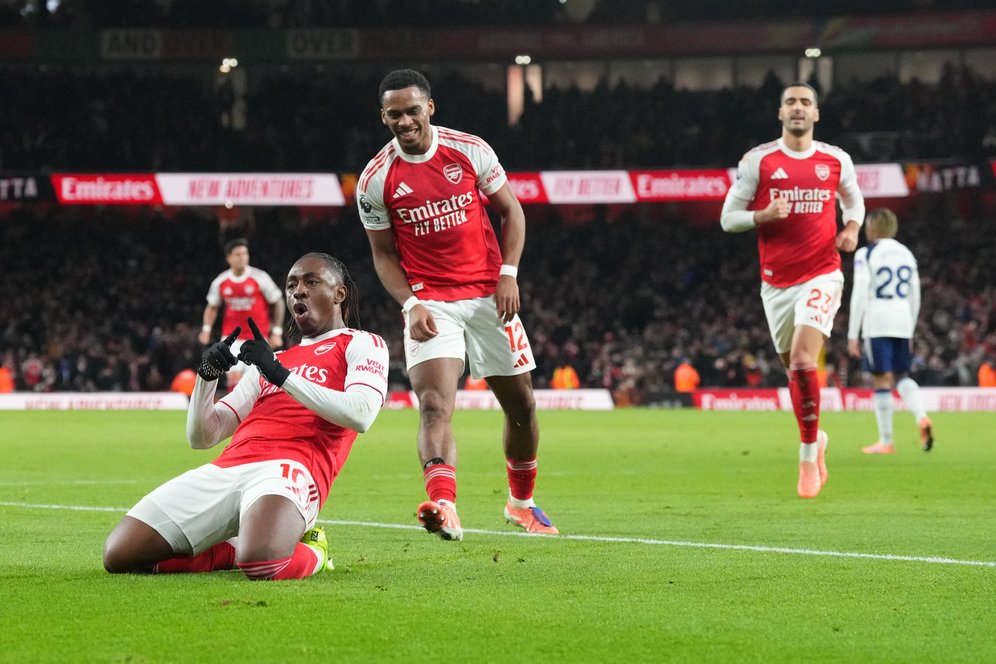 Hasil Arsenal vs Tottenham: Eze Cetak Hat-trick, The Gunners Kian Perkasa di Puncak Hasil Arsenal vs Tottenham: Eze Cetak Hat-trick, The Gunners Kian Perkasa di Puncak