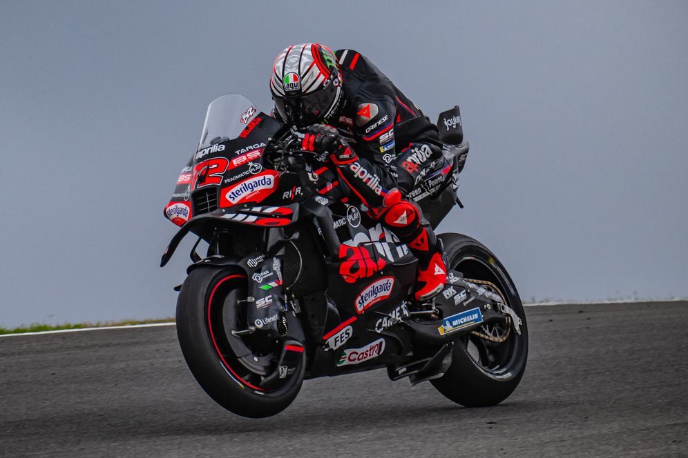 Hasil Balapan MotoGP Portugal 2025: Marco Bezzecchi dan Aprilia Akhiri Puasa Kemenangan Sejak Seri Inggris Hasil Balapan MotoGP Portugal 2025: Marco Bezzecchi dan Aprilia Akhiri Puasa Kemenangan Sejak Seri Inggris
