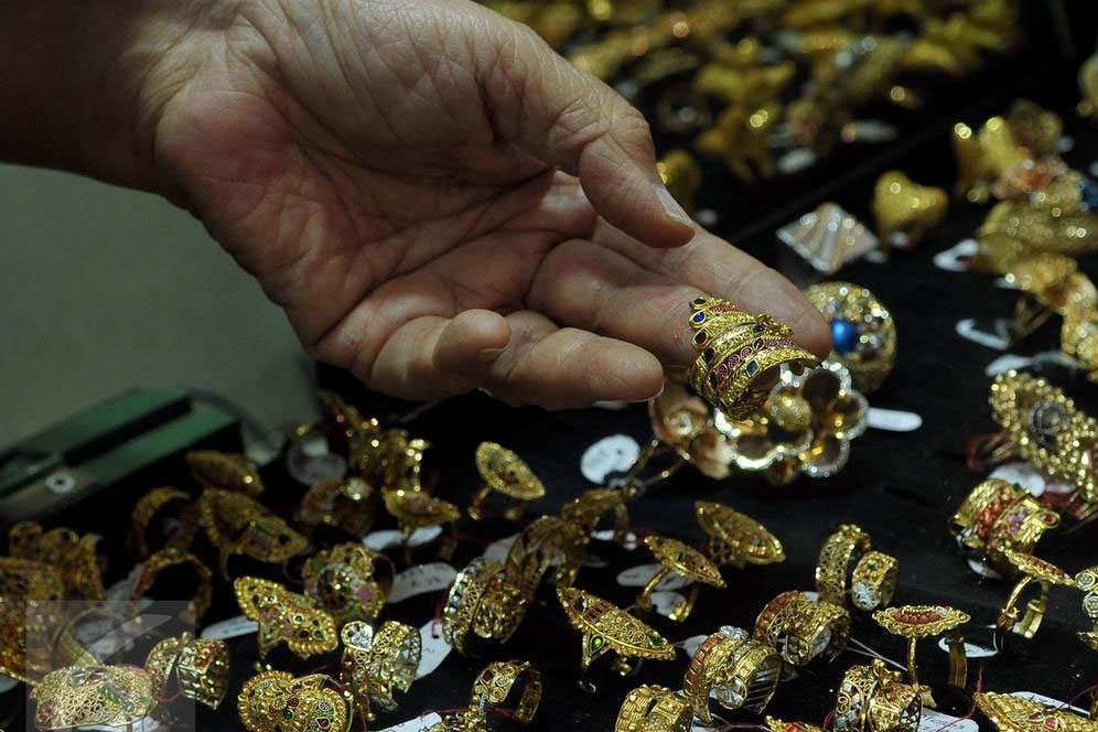 Prediksi Harga Emas Hari Ini, Senin 3 November 2025: Melemah Atau Menguat?