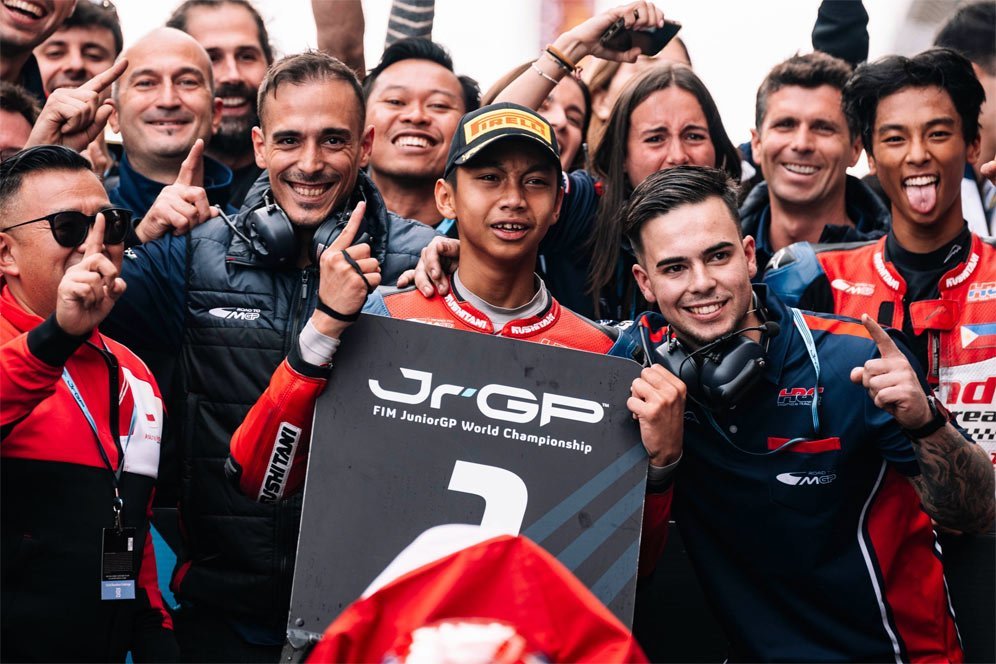 Unggul Tipis! Video Aksi Menegangkan Kiandra Ramadhipa Saat Menangi European Talent Cup Catalunya 2025