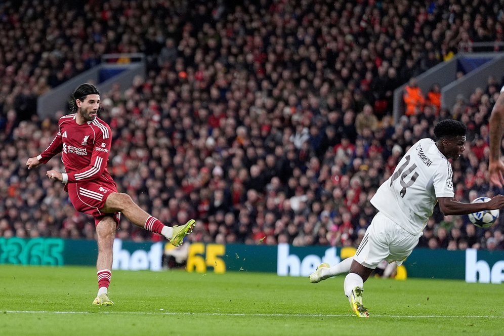 Kontroversi Liverpool vs Real Madrid: Mengapa The Reds Tak Dapat Penalti Usai Handball Tchouameni? Kontroversi Liverpool vs Real Madrid: Mengapa The Reds Tak Dapat Penalti Usai Handball Tchouameni?